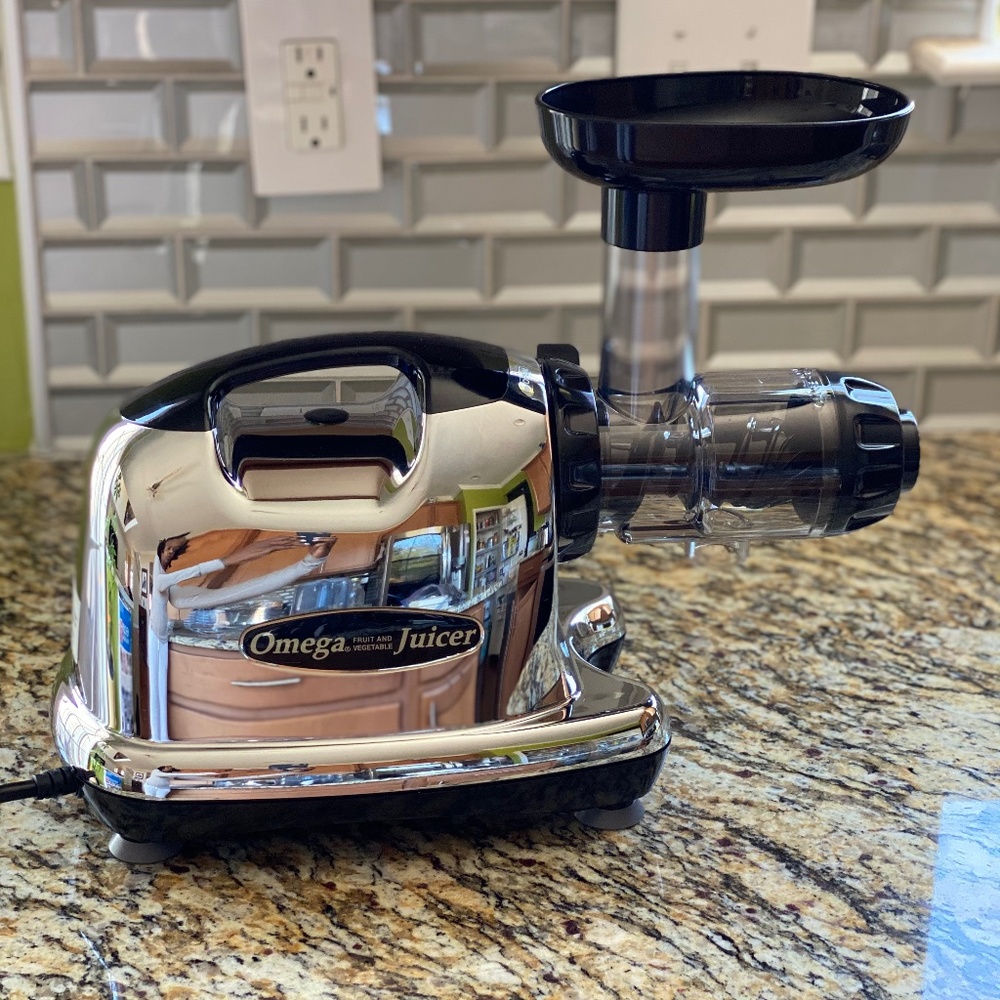 OMEGA 8006 Nutrition Center Juicer